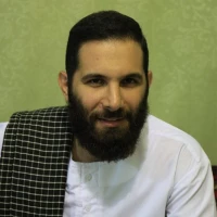 استاده پیکار اومده