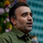 اومد یه خط سیاه کشید