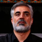 آسمان را به روی تخته‌ی در می‌بردند