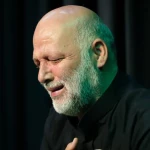 ابد علی ازل علی نگار لم یزل علی