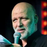 نادِ علیّاً مظهر العجائب